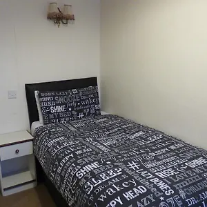 The Avenue 3*, Leeds (West Yorkshire) United Kingdom